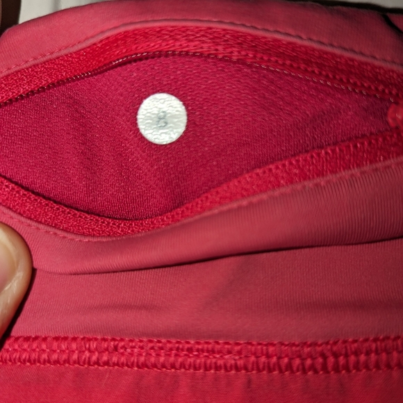 Lululemon speed short (2.5", 4 way stretch) in cape red- Size 8 - Picture 3 of 7